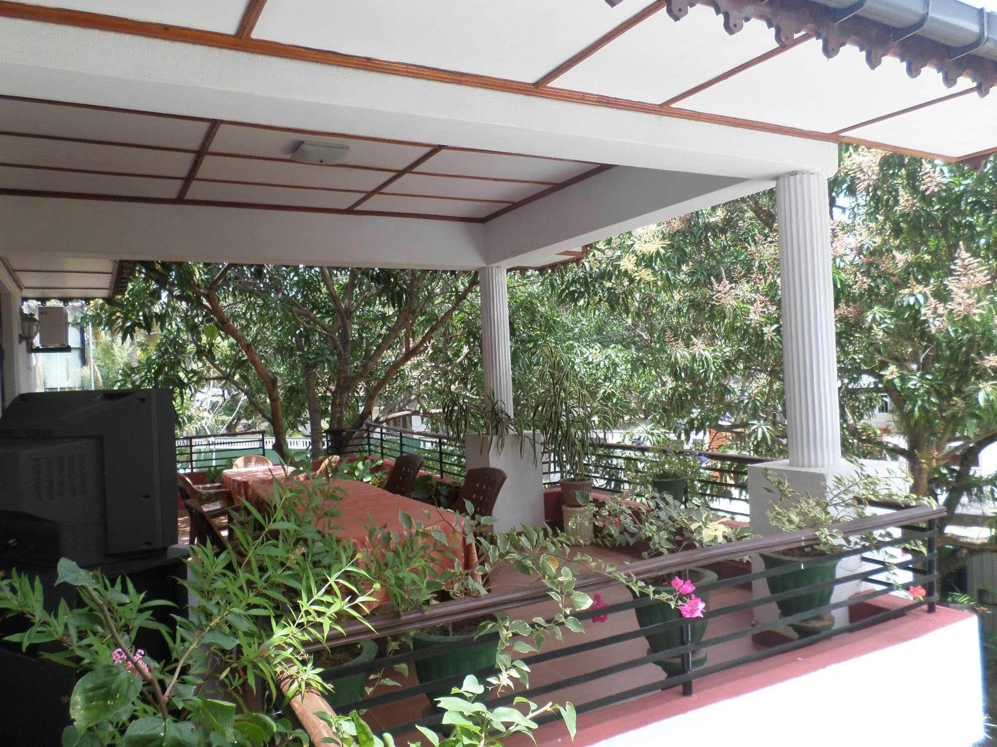 Thilaka City Hotel Anuradhapura Esterno foto