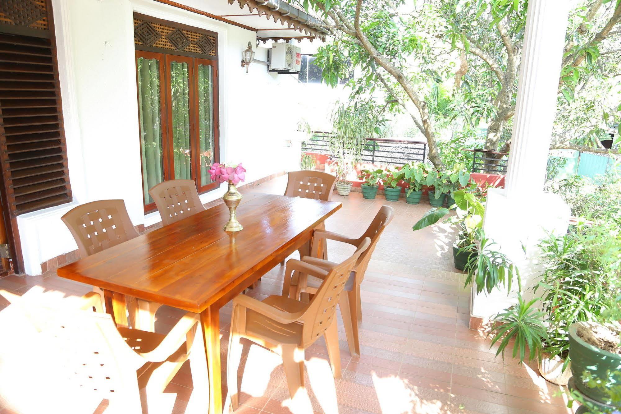 Thilaka City Hotel Anuradhapura Esterno foto