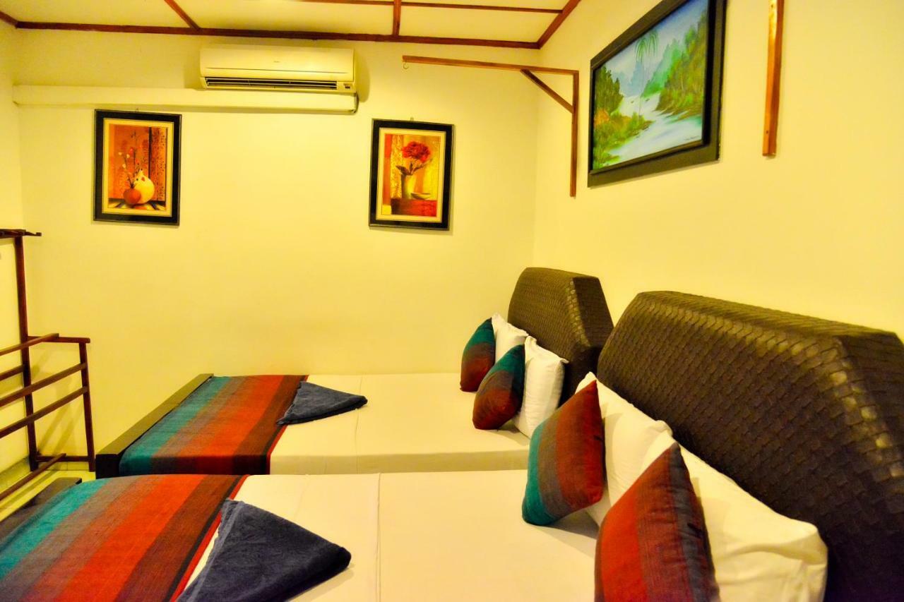 Thilaka City Hotel Anuradhapura Esterno foto