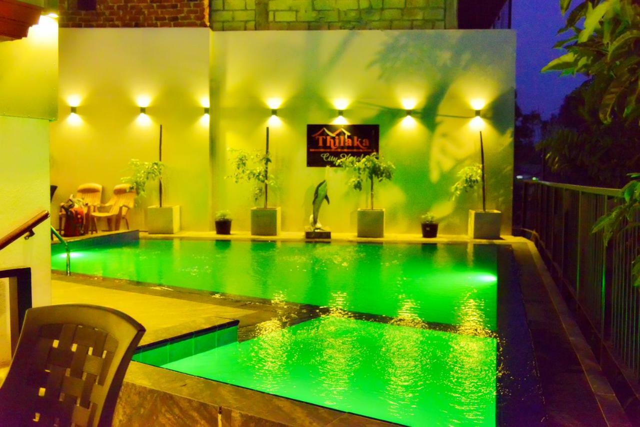 Thilaka City Hotel Anuradhapura Esterno foto