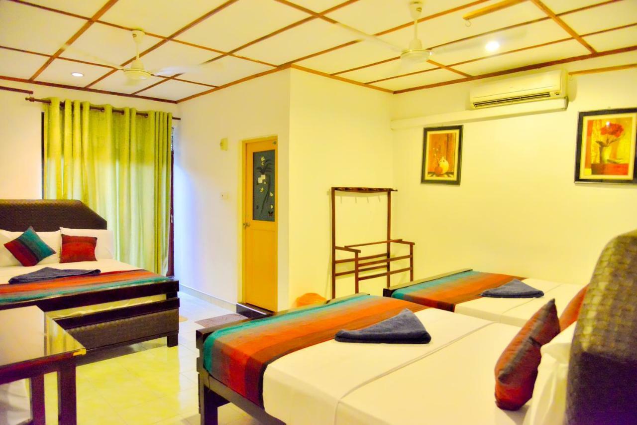 Thilaka City Hotel Anuradhapura Esterno foto